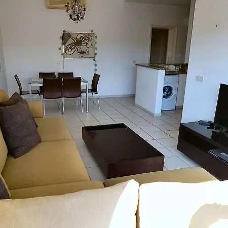 Apartment Bright 2 Bed, Pool Facing In Limnaria Gardens