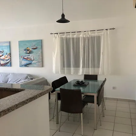 Appartement Bright 2 Bed, Pool Facing In Limnaria Gardens Paphos