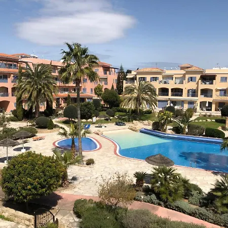 Bright 2 Bed, Pool Facing In Limnaria Gardens * Пафос