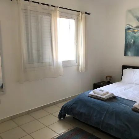 Апартаменты Bright 2 Bed, Pool Facing In Limnaria Gardens Пафос